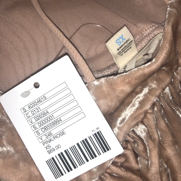 Romper - Picture 2 of 4